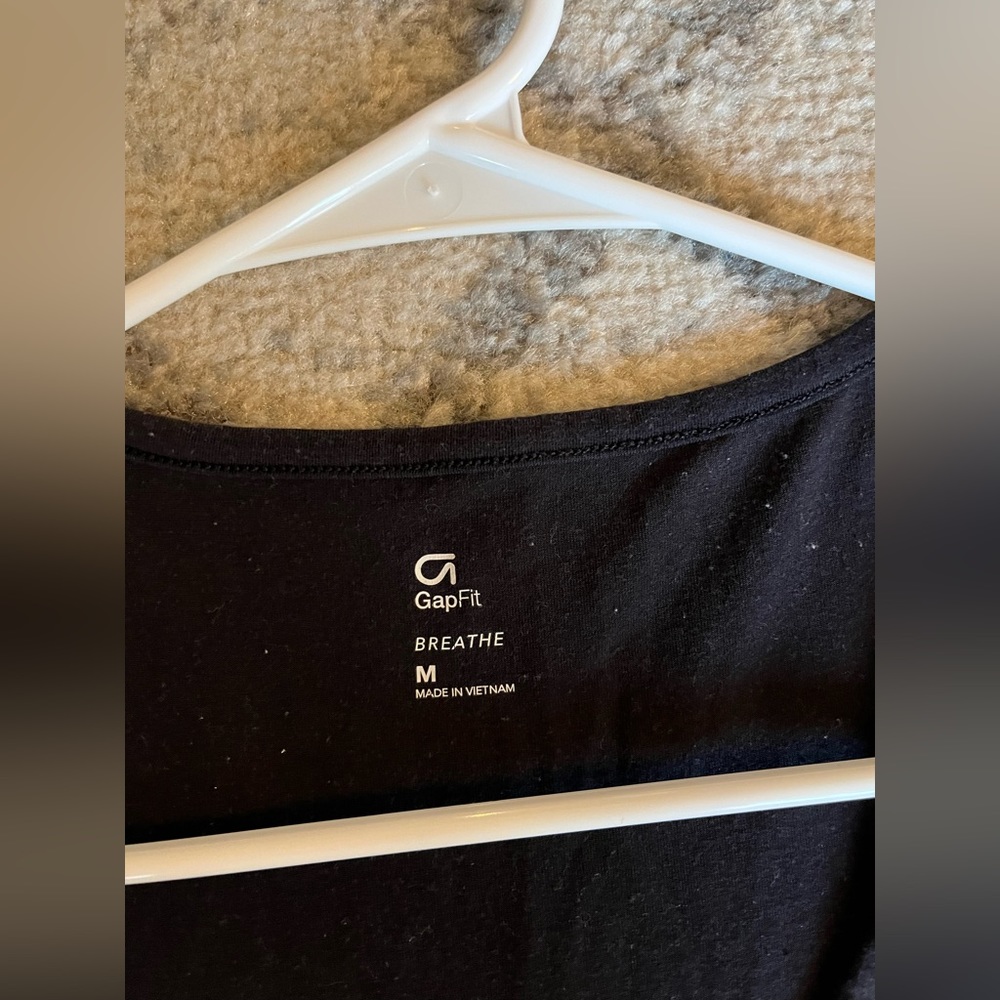 Athletic Crop Top - Picture 2 of 4